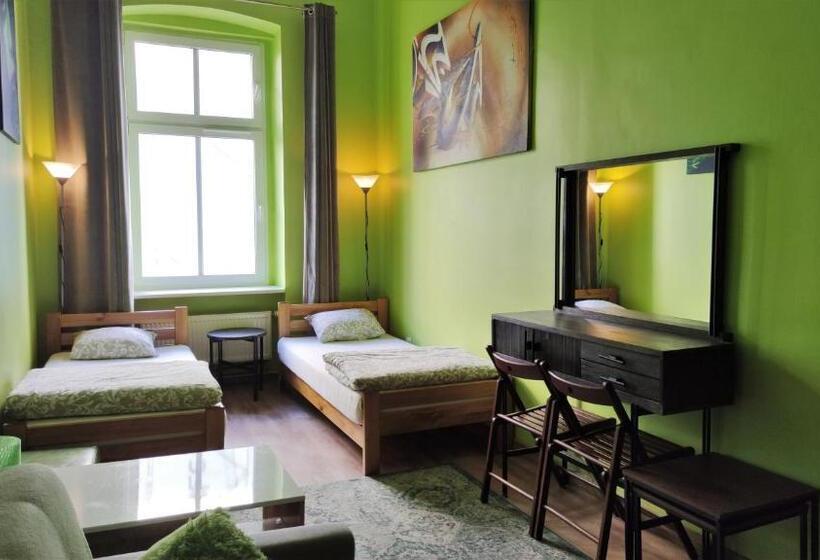 اتاق استاندارد, Babel Hostel, Dworzec Pkp, Rynek