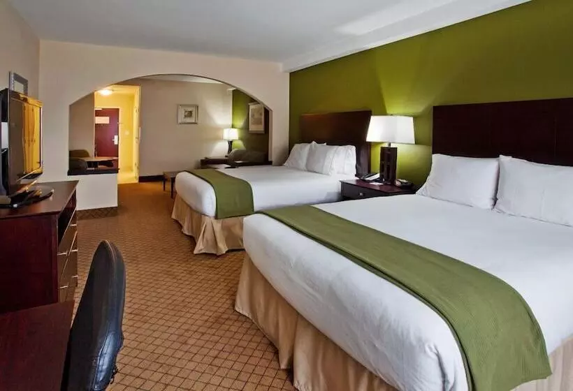 スイート, Holiday Inn Express Hotel & Suites Columbus Fort Benning, An Ihg