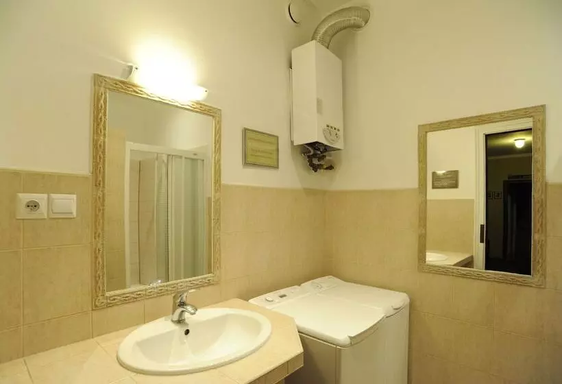 Standard Kolmen Hengen Huone Jaettu kylpyhuone, Hostel Deco