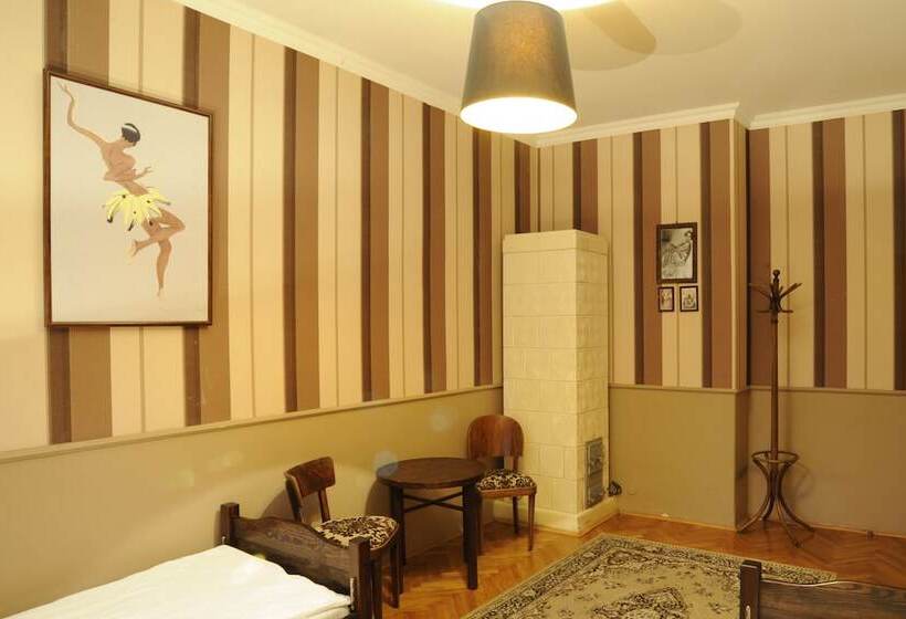 Трехместный Номер Стандарт Совместная Ванная, Hostel Deco