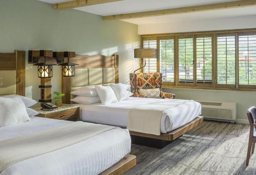 Номер Стандарт, High Peaks Resort