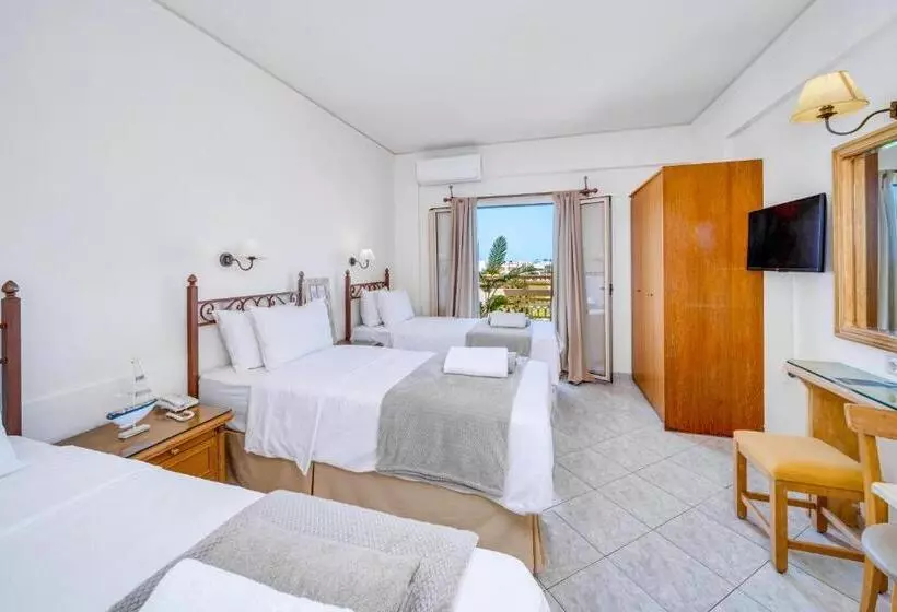 استودیوی سوپریور, Socrates Hotel Malia Beach