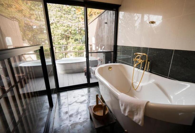 חדר סטנדרט לארבעה, Kaze No Tani No Iori