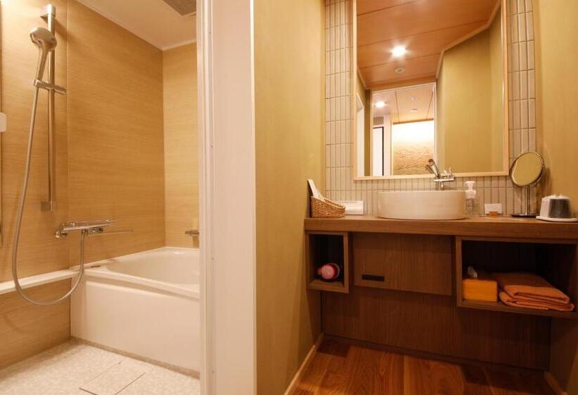 غرفة قياسية, Ginsuisou Choraku