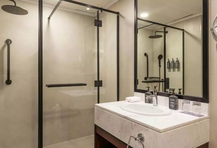 キングサイズベッドのデラックスルーム, Delta Hotels By Marriott Jumeirah Beach, Dubai