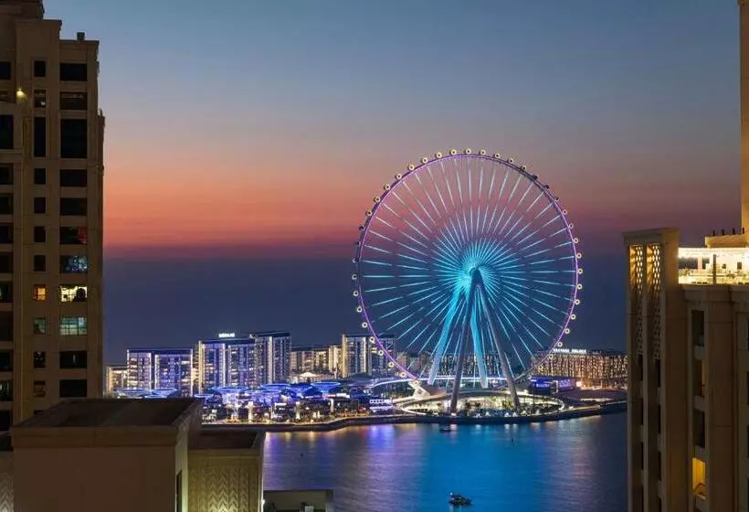 キングサイズベッドのデラックスルーム, Delta Hotels By Marriott Jumeirah Beach, Dubai