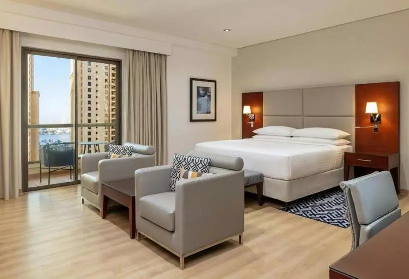 キングサイズベッドのデラックスルーム, Delta Hotels By Marriott Jumeirah Beach, Dubai