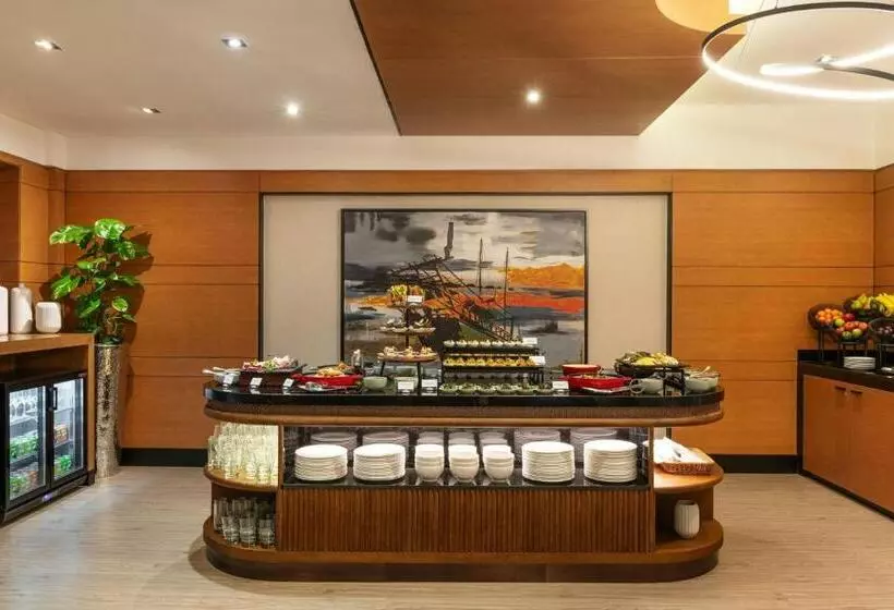 キングサイズベッドのクラブルーム, Delta Hotels By Marriott Jumeirah Beach, Dubai