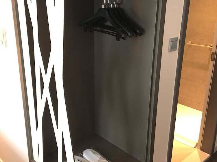 Standart Oda, Campanile Shanghai Bund