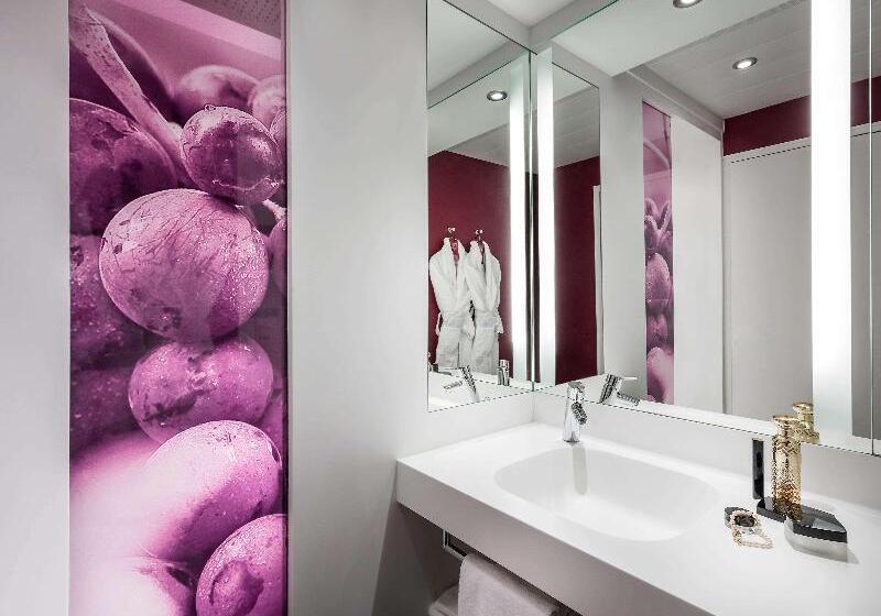 Delüks Oda, Campanile Shanghai Bund