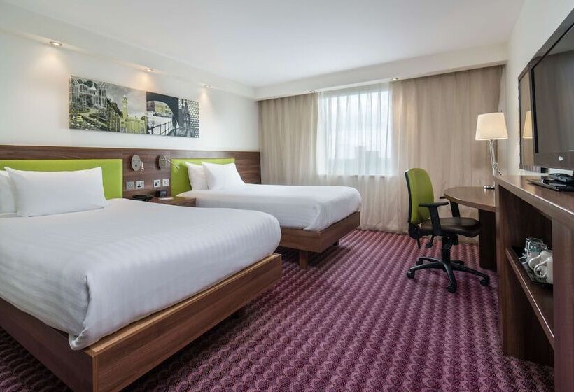 Номер Стандарт, Hampton By Hilton Birmingham Broad Street