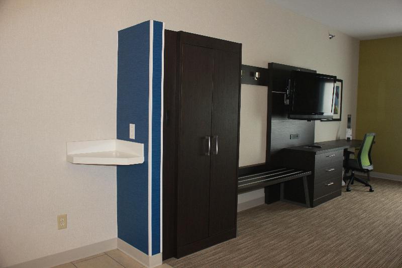 キングサイズベッドのスタンダードルーム, Holiday Inn Express Corydon, An Ihg