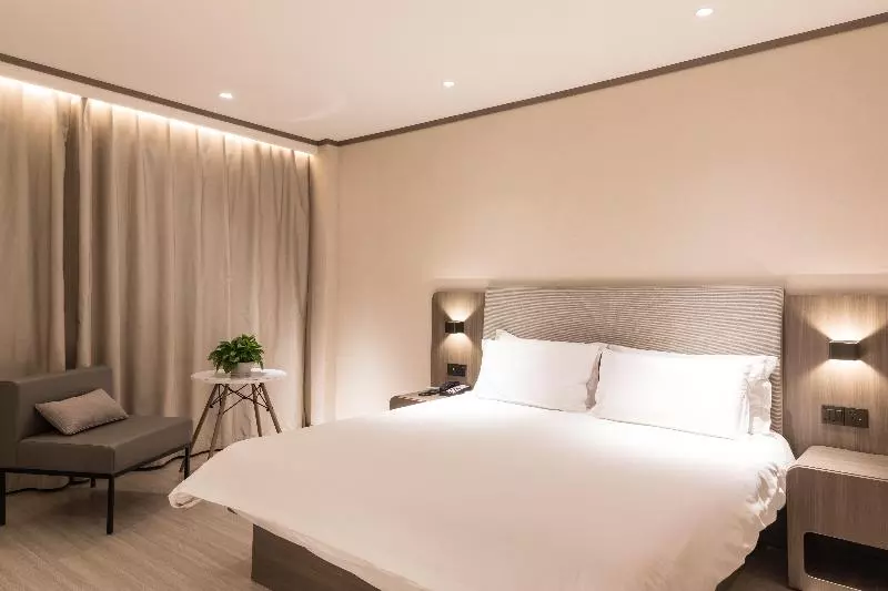 スイート, Holiday Inn Express Plymouth, An Ihg