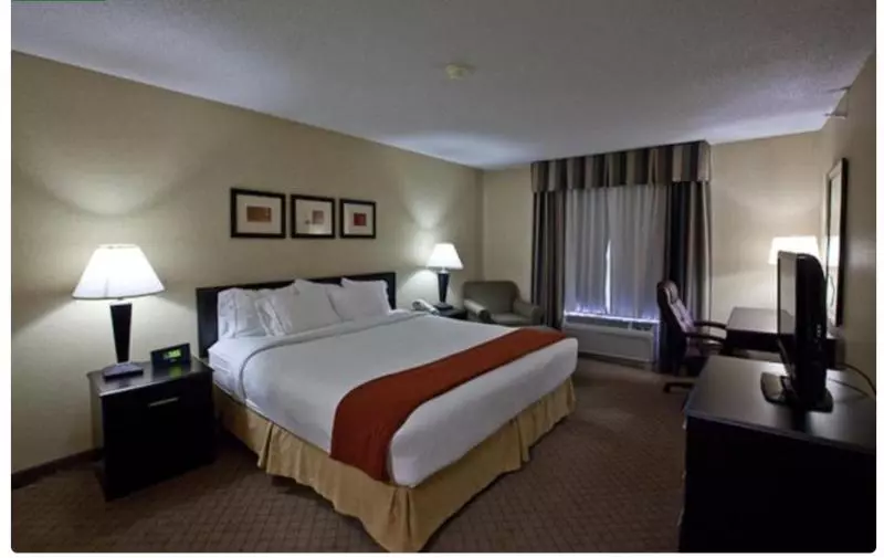 スイート, Holiday Inn Express Plymouth, An Ihg