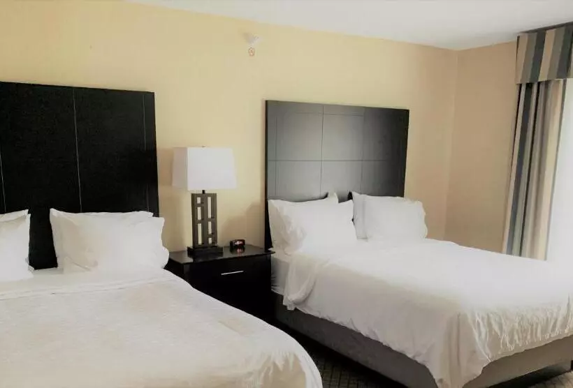 身障者適用スタンダードルーム, Holiday Inn Express Plymouth, An Ihg