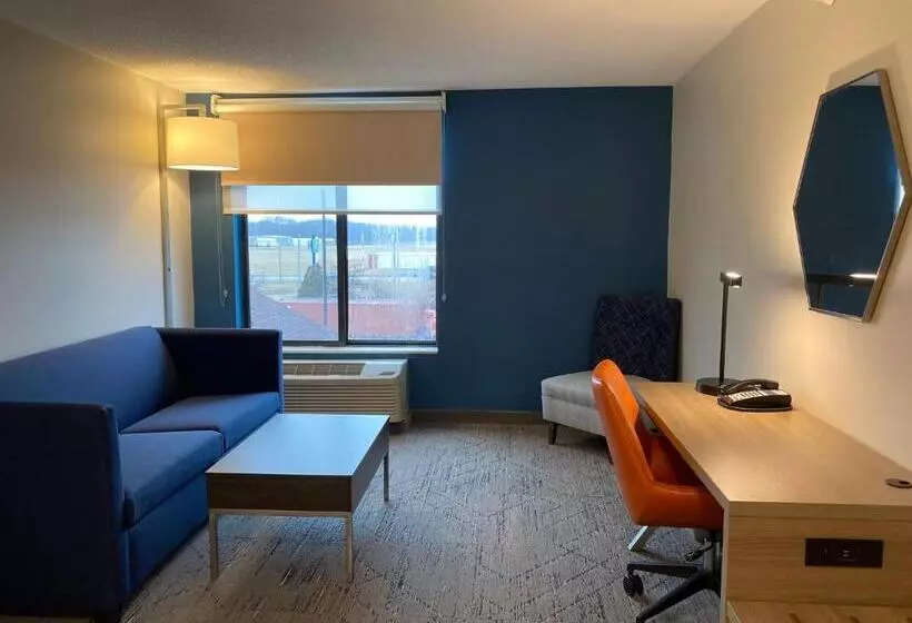 スタンダードスタジオ, Holiday Inn Express Plymouth, An Ihg