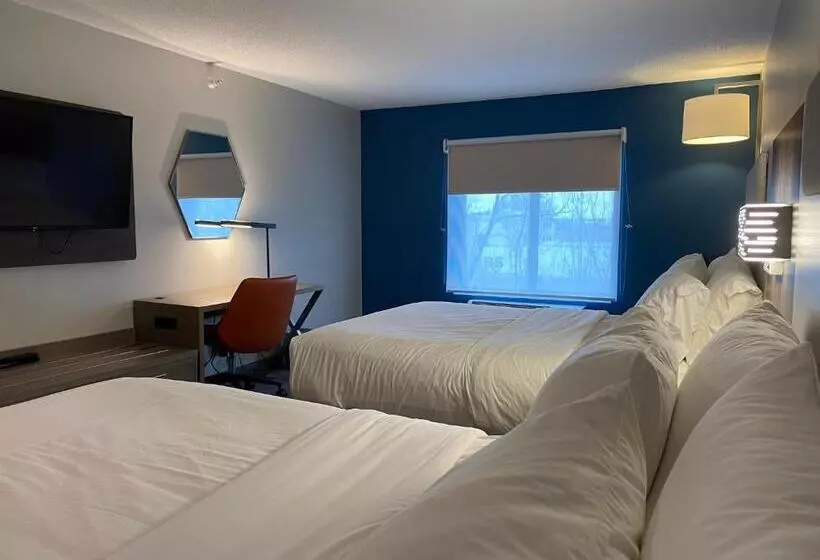 スタンダードスタジオ, Holiday Inn Express Plymouth, An Ihg