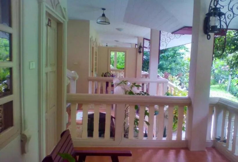اتاق سوپریور, Momchailai River Retreat