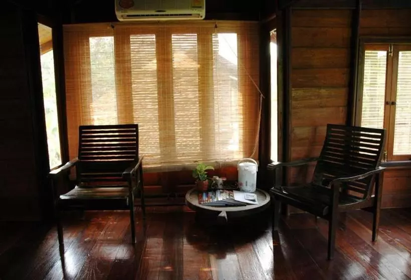 خانه 1 خوابه, Momchailai River Retreat