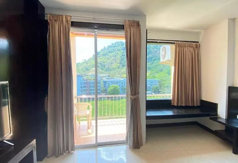 اتاق سوپریور با تخت بزرگ, Sm Patong Resort