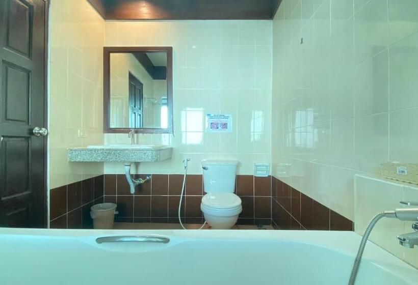 디럭스 룸 킹사이즈 침대, Sm Patong Resort