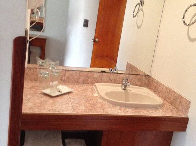 غرفة قياسية فردية, Epiqus