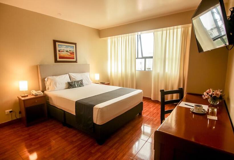 غرفة سوبيريور, Epiqus