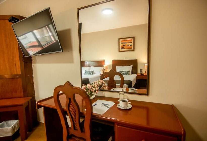 غرفة قياسية ثلاثية, Epiqus