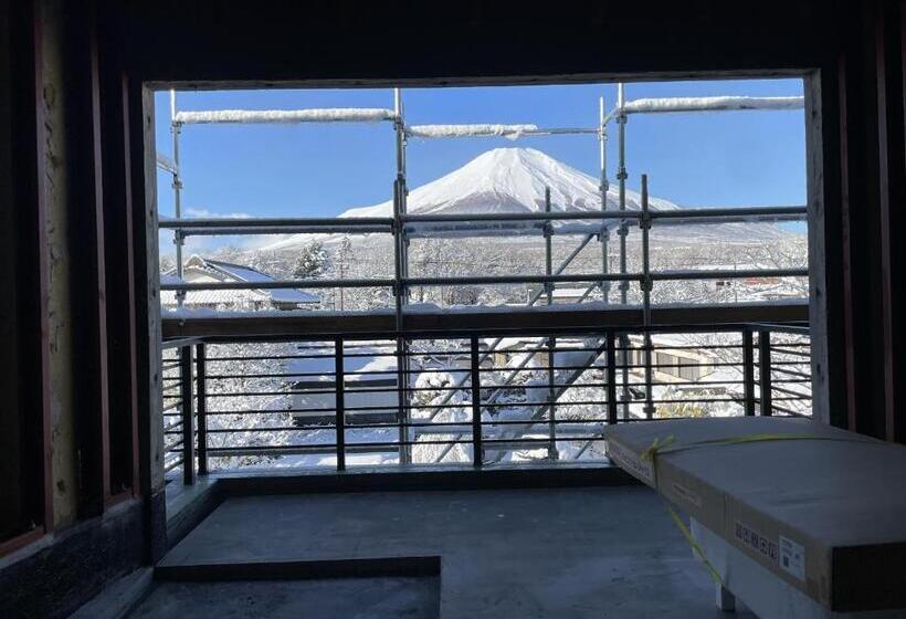 Люкс Вид на Горы, Mt Fuji View And Private Sauna Ryokan Shizuku