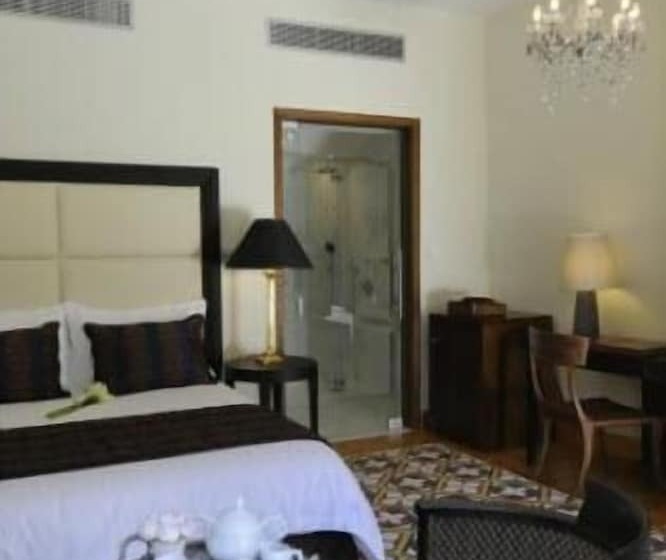 Номер Superior, The Library Hotel Wellness Retreat