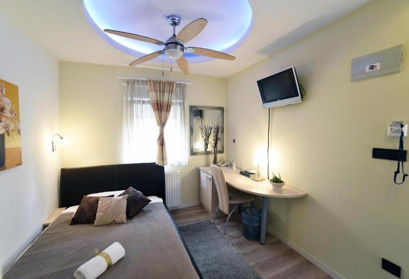 חדר סטנדרט יחיד, Villa Zrina