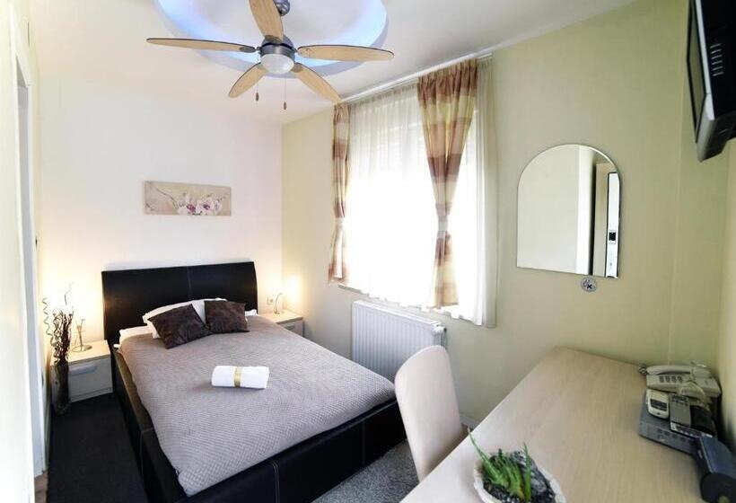اتاق استاندارد یک نفره, Villa Zrina