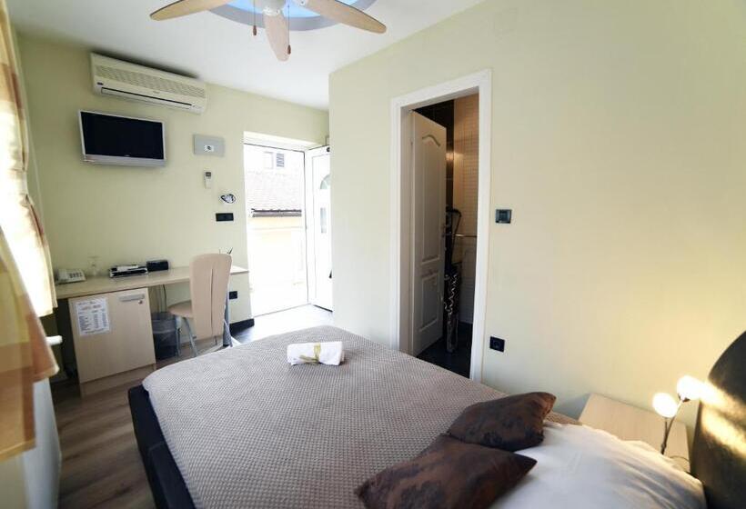 חדר סטנדרט יחיד, Villa Zrina