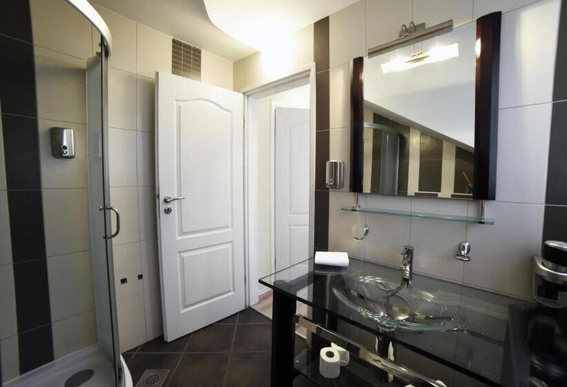 חדר סטנדרט לשלושה, Villa Zrina