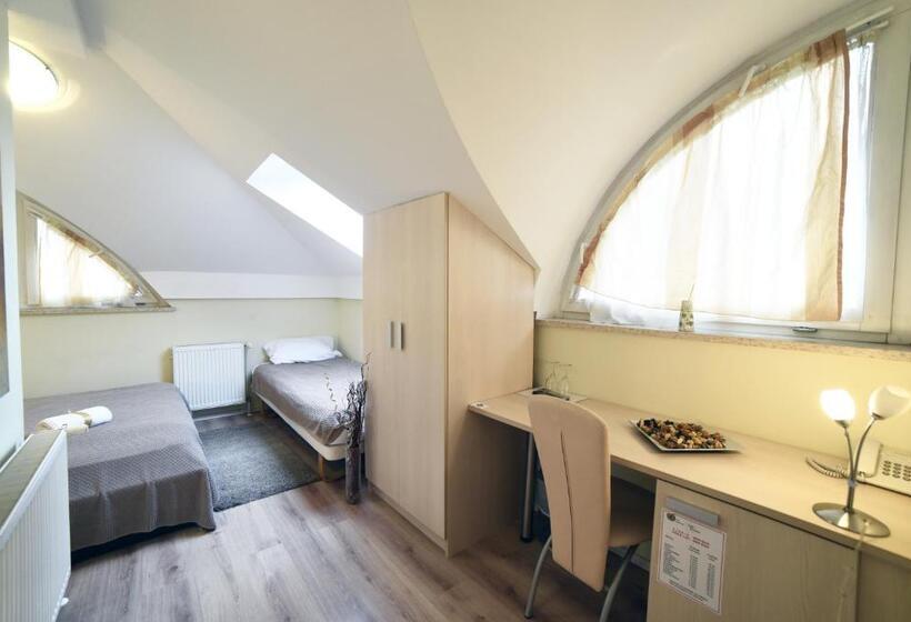 חדר סטנדרט לשלושה, Villa Zrina