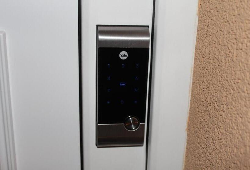 חדר סטנדרט לשלושה, Villa Zrina