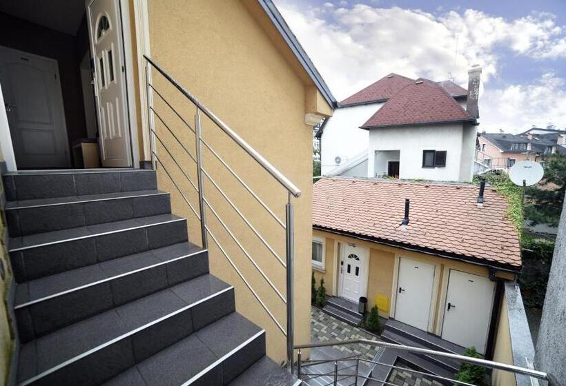 חדר סטנדרט לשלושה, Villa Zrina