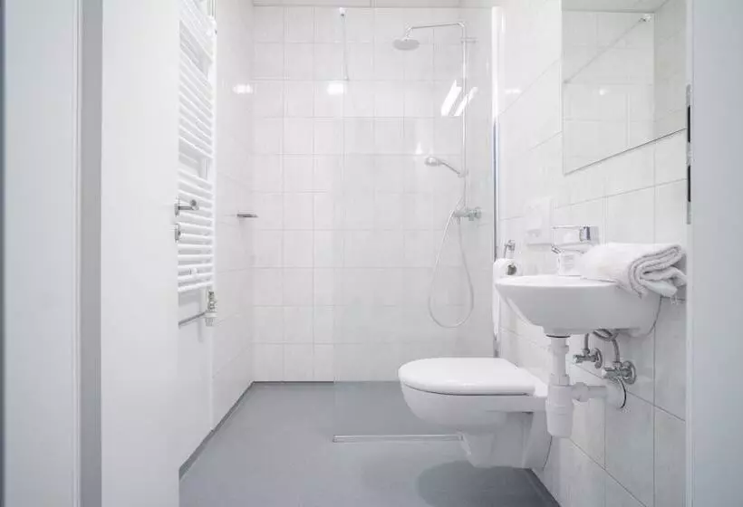 اتاق استاندارد چهار تخته, Guesthouse Pavi