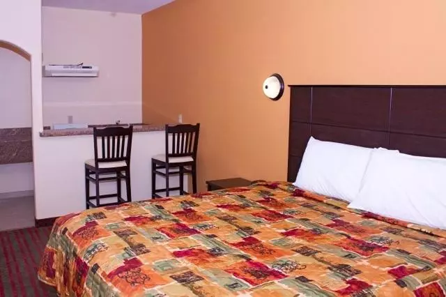 キングサイズベッドのスイートルーム, Guest Inn San Benito/harlingen