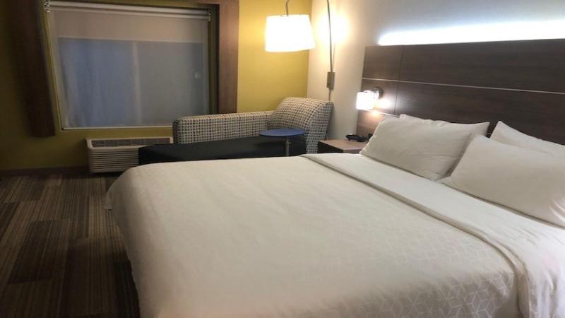 带大床的标准间, Holiday Inn Express Hotel & Suites Carson City, An Ihg