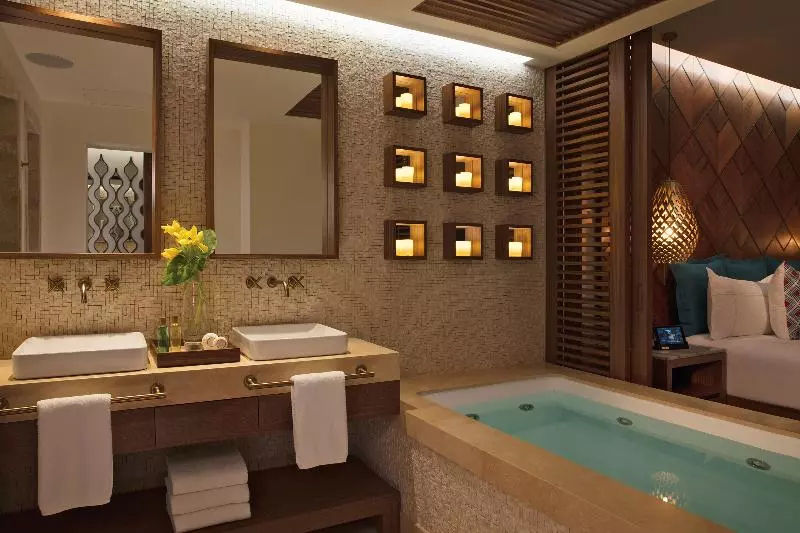 身障者適用キングサイズベッドルーム, Holiday Inn Express Hotel & Suites Dubois, An Ihg