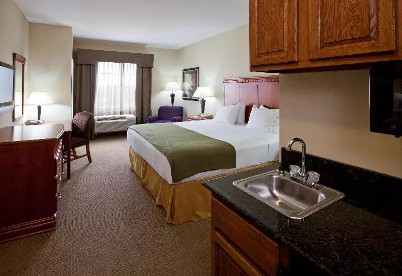 Standard-huone King-vuode, Holiday Inn Express Hotel And Suites Ada, An Ihg