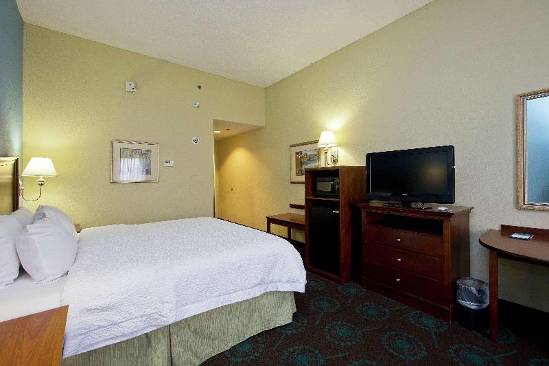 جناح, Holiday Inn Longview   North, An Ihg