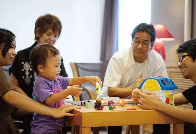 חדר משפחתי, Ocean