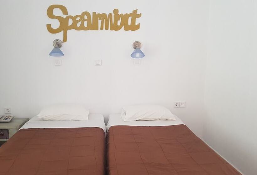 شقة غرفة واحدة, Aspro Spiti