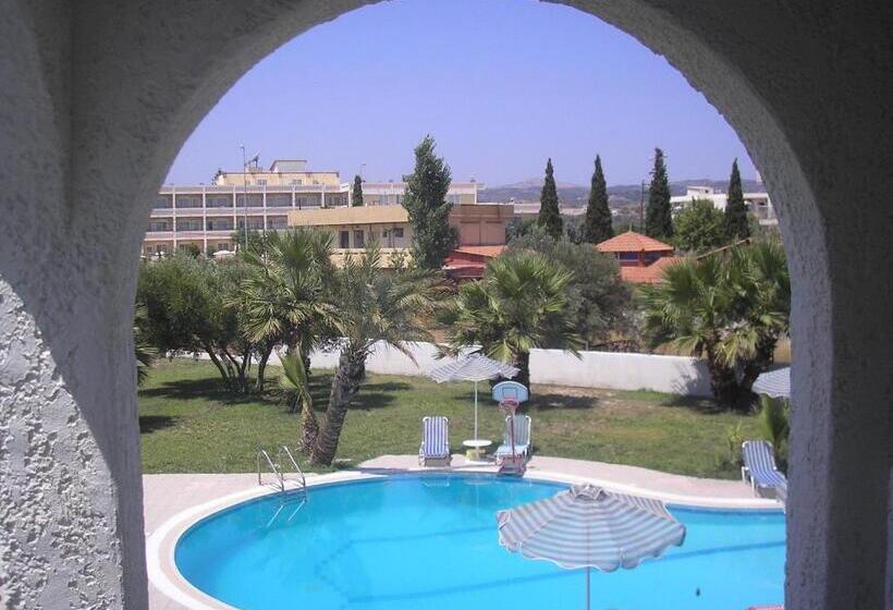 חדר סטנדרט נוף לבריכה, Argo