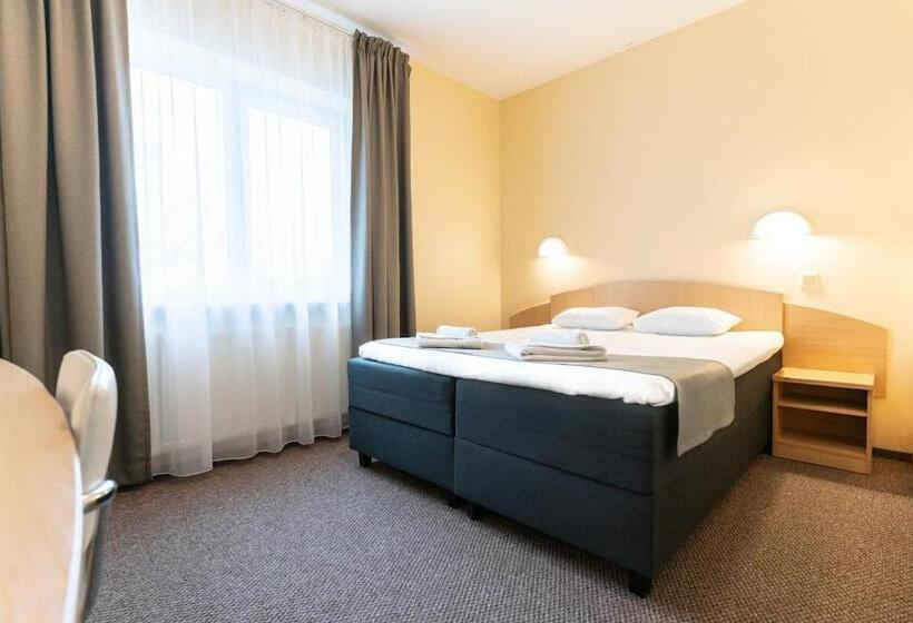 اتاق استاندارد چهار تخته, Aribė Hotel Klaipėda, Free Parking