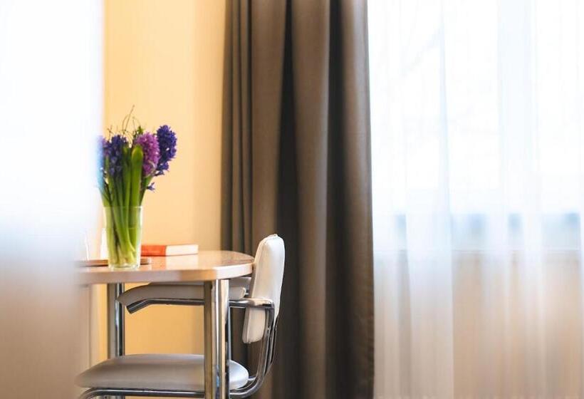 اتاق استاندارد چهار تخته, Aribė Hotel Klaipėda, Free Parking