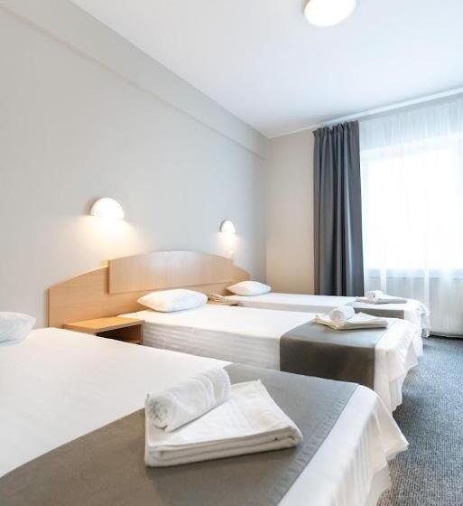 اتاق ساده سه نفره, Aribė Hotel Klaipėda, Free Parking