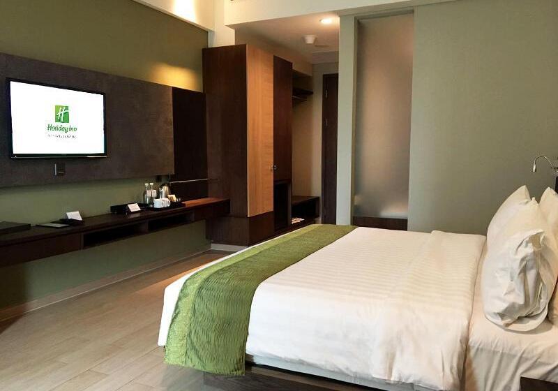 Номер Стандарт Кровать Кинг Адаптированный для Инвалидов, Holiday Inn Express & Suites   King George   Dahlgren, An Ihg